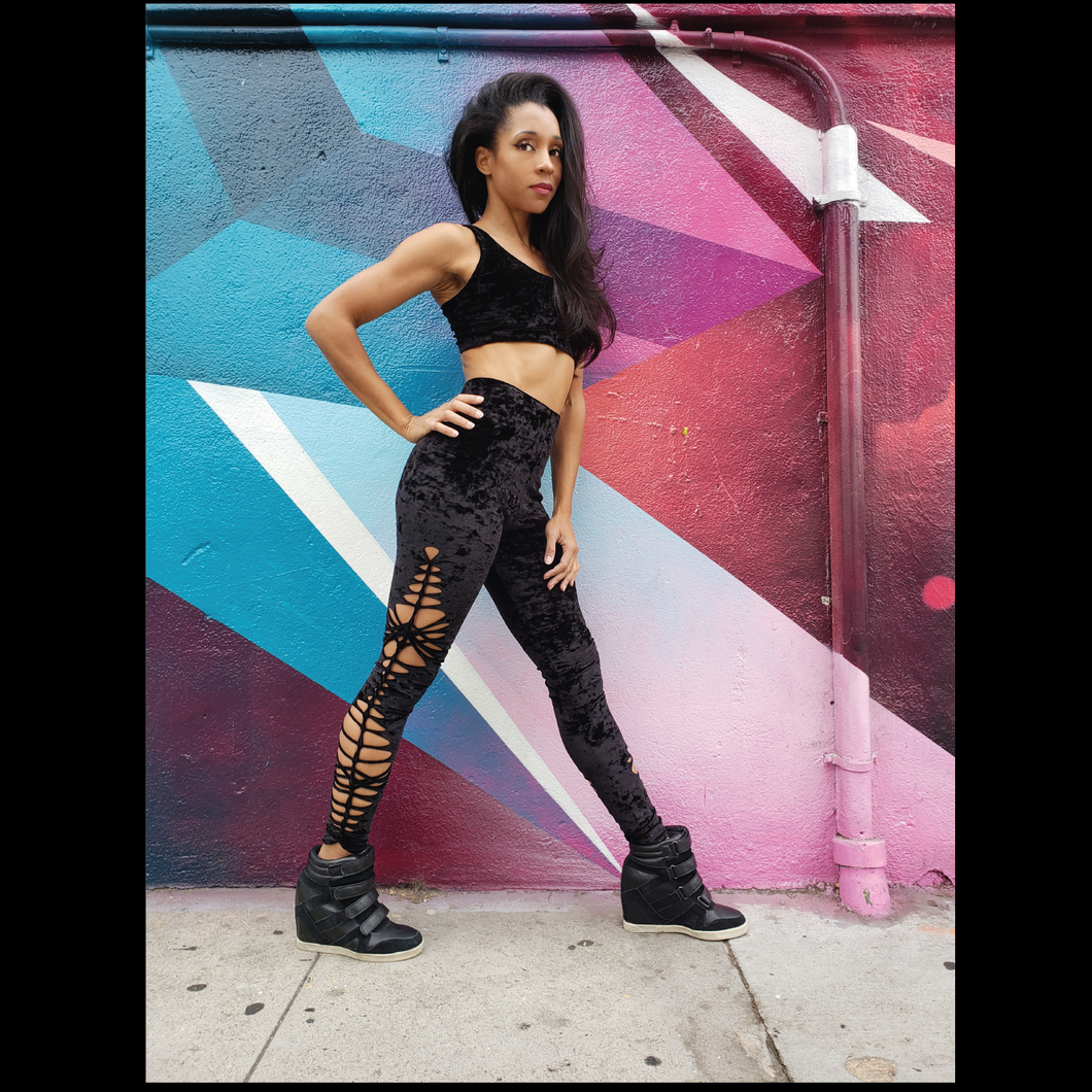 Kelly Gets Twisted velvet leggings - size M