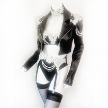 Load image into Gallery viewer, Vixen Noir Epaulettes