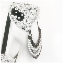 Load image into Gallery viewer, Vixen Noir Epaulettes